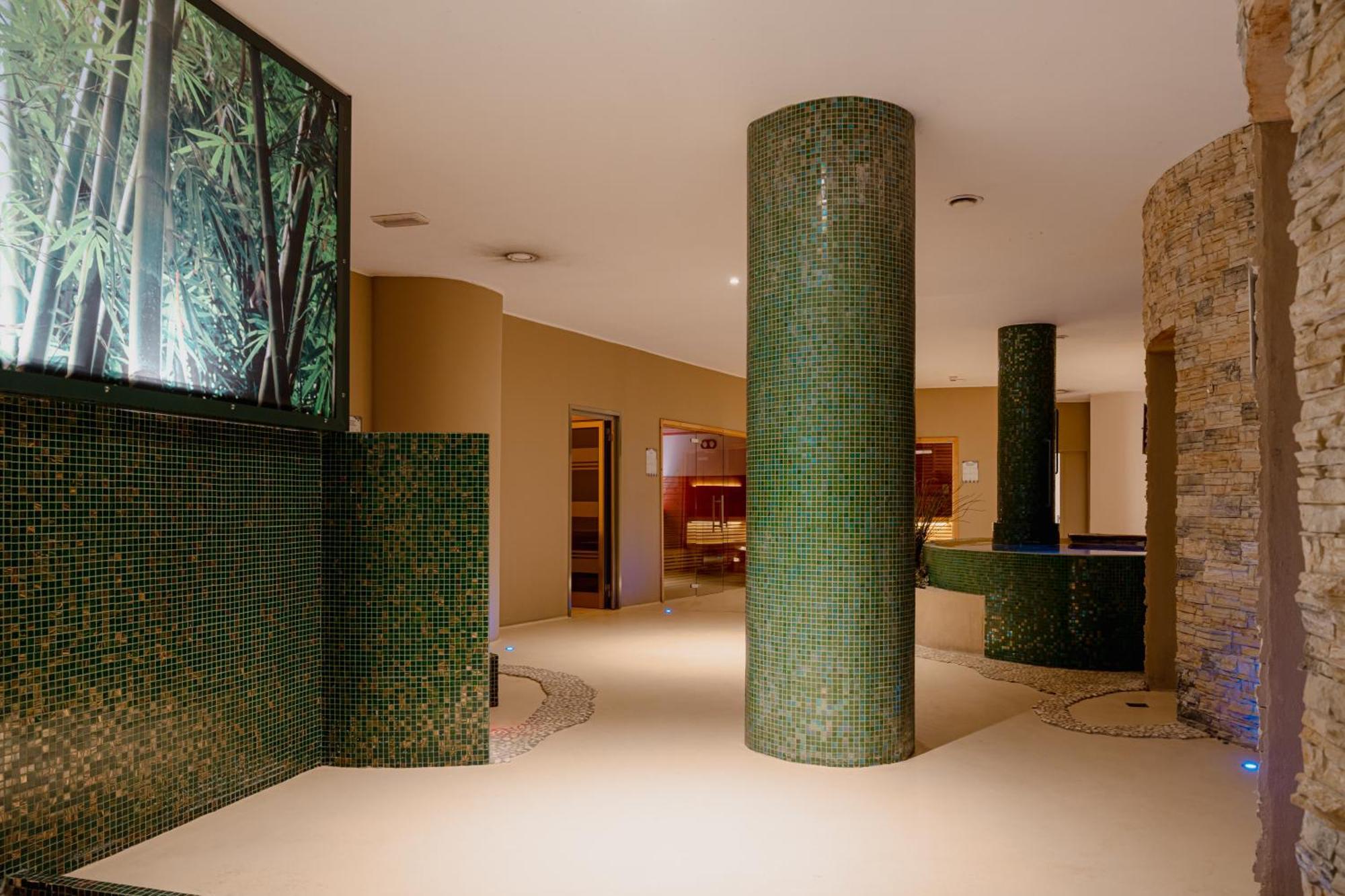 Mercure Olbia Luaran gambar