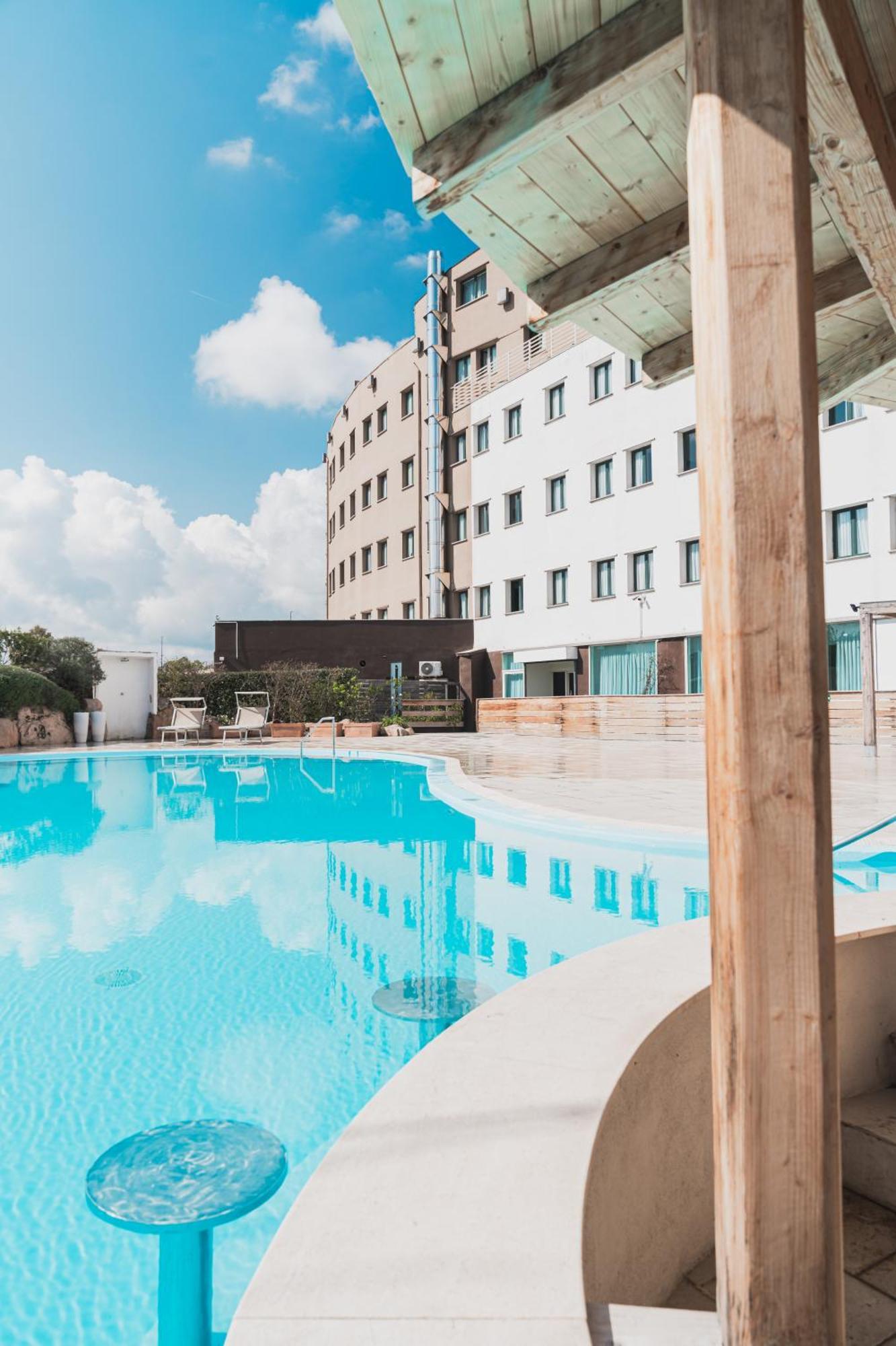 Mercure Olbia Luaran gambar